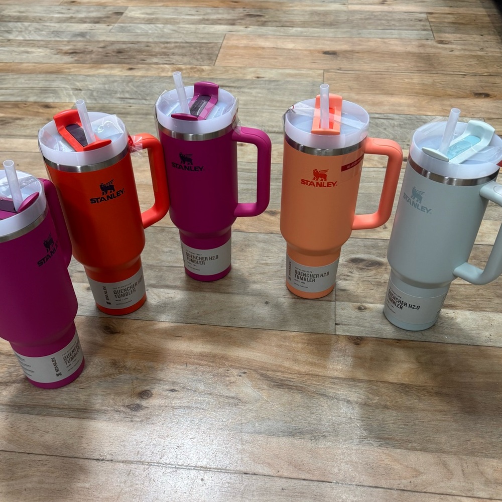 40 Oz Stanley Quencher H2.0 Tumbler -  various colors pick one